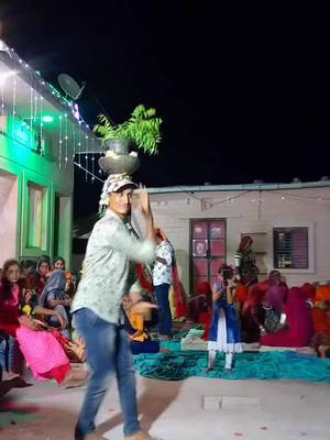 A post by @2narpat on TikTok caption: Nanag Bhai ka jabardast dance @nimbaram_25 @bhanubaba98 #bhanu #TideLagaoDaagHatao #tik_tok_india #foryoupage #foryou #tiktok_inida