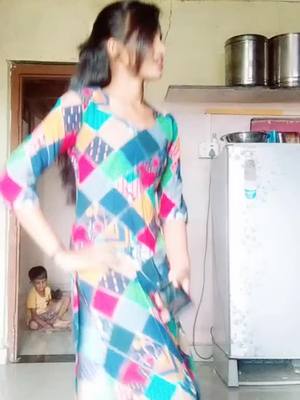 A post by @priyanka_samudre on TikTok caption: #tiktok #foryuo #tiktokindia #swagstepchallenge #aek no. song