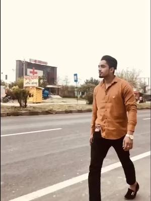 A post by @im_siddiqui87 on TikTok caption: #na_jane_kaha_kaha_bhatkta_raha.. @tiktok_india #TideLagaoDaagHatao #unfreez #feelings #supportme #trending #foryou #viral #tiktok