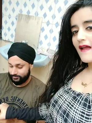 A post by @simran_preet1 on TikTok caption: m back on tiktok with my hubby😍#TikTokTaughtMe #MagicMoment #tiktok #husbandwife