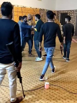 A post by @sonu_chaudhary.official on TikTok caption: song shooting time orignal gunde entry margye 🙄🤔 #haryanvi #song #FashionEdit #VibeZone #desi #karnalrockstarsteam #badmashi #omg #tiktok #foryou #m