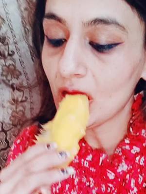 A post by @cutesimmy7 on TikTok caption: kiska favourite h🥭🥭🤣🤣 comment me batao#foryoupage #s77 #tiktokindia @tiktok_india @tiktok_australia