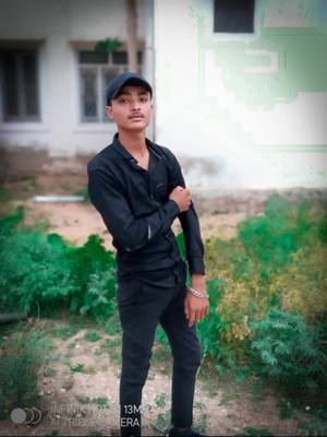 A post by @deepak__lakhara on TikTok caption: #TwoOptions #fashionedit #SummerProject #magicmoment #0011 #geng0011 #khawaspura0011 #jodhpur0011 #deepaklakhara #deepak621