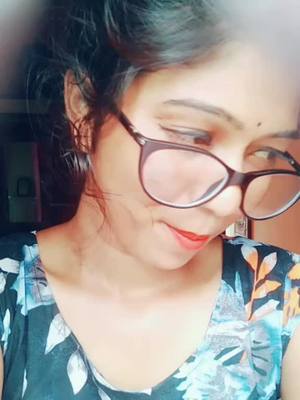 A post by @kiru297 on TikTok caption: #foodreview #lipsingchallenge #TikTokTaughtMe #fashionfavorites #@tiktok_india #🖤🖤#🙉🙈🙊#