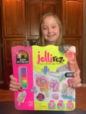 A post by @young.wild.me on TikTok caption: Jellirez DIY Jewelry #jellirez #jelly #DIY #homemade #toys #newtoys #crafts #kidscrafts #easycrafts #summer2020 #moosetoys #jelli #fyp #foryou