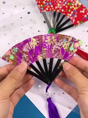 A post by @origami_mylove on TikTok caption: Make a folding fan for you. #fyp #xyzbca #DIY #handmade #tiktokdiy #origami #foldingfan