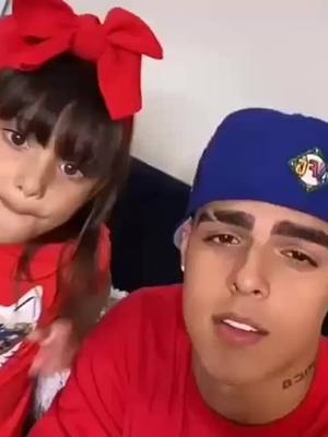 A post by @camila_m90 on TikTok caption: 😂😂❤ #masamormenoshate #viralvideo #view #tiktok #xyzbca #xycba #lunay #lunayfans #fyp #viral #parati #epico #lunaypr