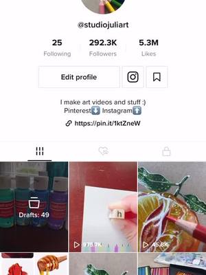 A post by @studiojuliart on TikTok caption: My followers: 📈📉📈📉📈📉📈📉😹#angerlevel #GreekFreakOut #FashionEssentials #thankyoufor300kfollowersthough #thankyouguysforsupport #tiktokartist