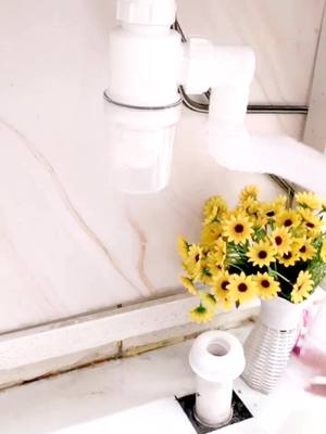 A post by @oofybay on TikTok caption: #fyp #foryou #drainage #bathroom