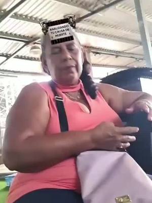 A post by @elsalvador4k on TikTok caption: cómo morirá tía Lidia