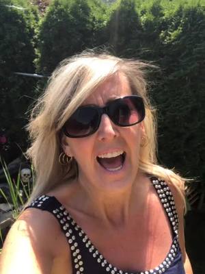 A post by @jo_anne1108 on TikTok caption: #soakupthesun #hotone #summertime #suntan #lovesummer #MomsofTikTok #foryou #fyp #foryoupage #fyppage #fypage #fypg #foryourpage