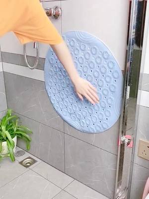 A post by @oofybay on TikTok caption: #foryou #bathroom #shower