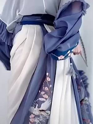 A post by @ on TikTok caption: #hanfu #clotherchange #hanfu汉服 #fyp #foryou #foryourpage #cosplay beautiful hanfu chinese ancient clothing