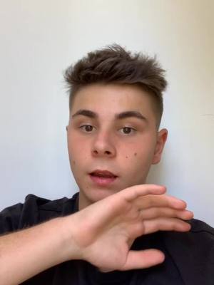 A post by @sonorosy on TikTok caption: Chi riesce a farmi arrivare a 150k lo seguiró ,ovviamente dovete fare il video taggandomi😂❤️seguitemi su Instagram #perte #foryou #foryoupage #viral