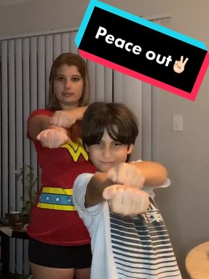 A post by @nancymp87 on TikTok caption: Peace out✌🏻 #2020 peaceout #atown #MomsofTikTok #over3 #momsclub #xoxo #ThisIsBliss #StrictlyCurls #DIYFashion #fyp #foryoupage #xyzbca #xycbca #