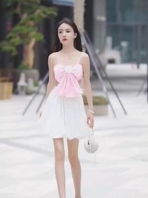 A post by @janepan1 on TikTok caption: #beautifulgirl #prettygirl #streetwear #goodfigure #longlegs #hotgirl #thingirl #summergirl #fyp #foryoupage #streetshot #fashiongirl #cutegirl #foru