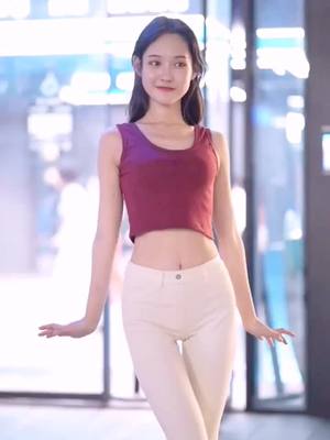 A post by @janepan1 on TikTok caption: cute and hot😀#cutegirlsmile #hotgirl #dancegirl2020 #streetdance #waistline #prettygirl #beautifulgirl #gorgeousgirls #goodfigure #fyp #foryoupage