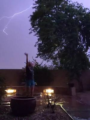 A post by @katelyn_dawn_ on TikTok caption: we love AZ storms!! #az #arizona #electriclove #storms