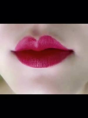 A post by @onelipstickgirl on TikTok caption: The key to lip painting is lip line,so you can learn in seconds #lip #learn #pretty #lipmakeuptutorial #beautifulgril #fyp #foryou #foryoupage