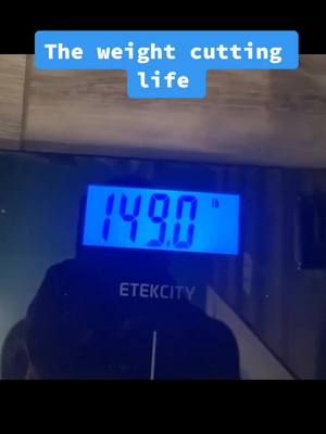 A post by @thewrestlingmix on TikTok caption: What’s the most you’ve ever cut? #weightcut #wrestler #wrestling #usawrestling #wrestle #wrestlinglife