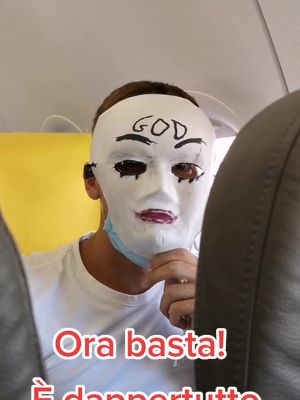 A post by @brigatatafferugli on TikTok caption: Ragazzi basta non ne posso più, me lo trovo dappertutto, mi perseguita anche dentro al mio aereo! Cosa dovrei fare? #covid19 #aereo #perte #stalker