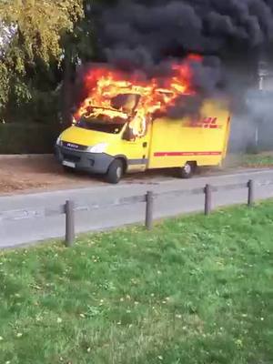 A post by @feuerwehrde112 on TikTok caption: DHL lieferfahrzeug brennt