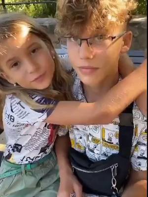 A post by @mikaboms on TikTok caption: Mira lo que pasa al final🤣💣#mihermanamenor #sofiaboms #hermana #mihermanoesmio