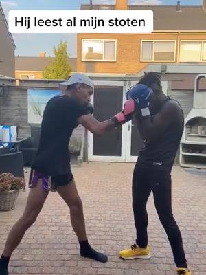 A post by @gilobawz on TikTok caption: Ken jij iemand zo snel? 💪🏽💪🏽 #foryou #foryoupage #fyp #fypg #mma #boxing #fy