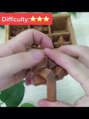 A post by @jiemi45664 on TikTok caption: Meteor hammer #tutorial #puzzle #toy #lock #fyp