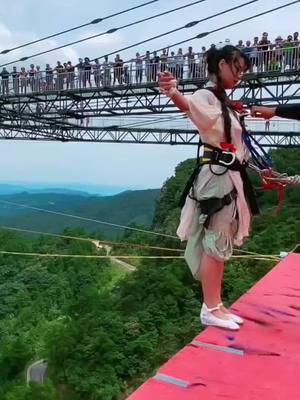 A post by @outdoorshoot01 on TikTok caption: 😁😁#bungeejumping #travel #fyp