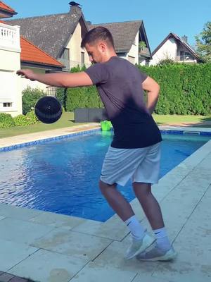 A post by @skillorluck on TikTok caption: Try this❕- For about 2.5 hours failed and then it happened ⚽️⛳️ #fyp #Soccer #fürdich #rabona #rabonashot #viral #rabonachallenge #skillorluck