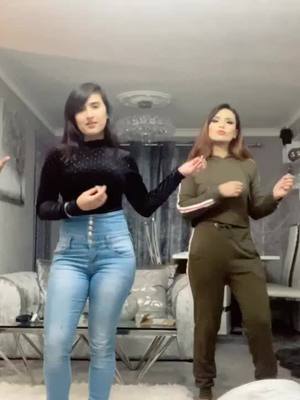 A post by @anakhproductions on TikTok caption: A little dance #yaadpiyakiaanelagi #nehakakkar #kammy #kammykaur #anakhproductions #tiktok #dancingtiktok #bollywood #bollywooddance #choreography