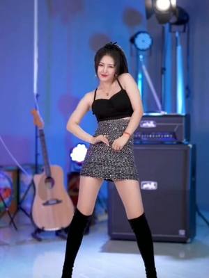 A post by @beautyapprecition on TikTok caption: Do u like my Dance?#beauty #pretty #glamorous #charm #chinastyle #dance