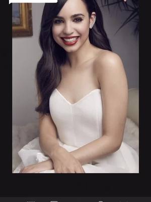 A post by @people._with.braces0 on TikTok caption: SHE IS SO....PRETTY BTW...@sofiacarson ❤️#fyp #smile #happy #decendants #sofiacarson #4yp #lovejoyyy