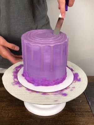 A post by @heber_clawson on TikTok caption: I filmed a tik tok today hehe #cake #cakedecorating #cakedecorator #fyp #foryou #foryoupage #Levitating #satisfying