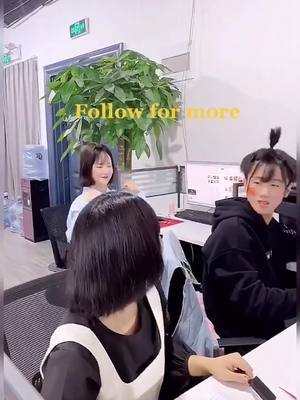 A post by @wigggs0 on TikTok caption: The black guy is so cute 🤣#wig #hairstyle #wighair #funny #fyp