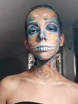 A post by @marilia_merendi on TikTok caption: it's spooky season 💀 Comment what halloween makeup I should do next ⬇️ #fyp#perte#foryou#foryouitalia #makeup#mua#halloweenmakeup #spooky#skeleton