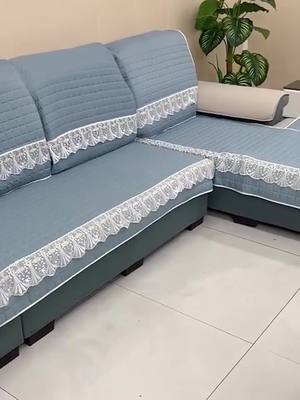 A post by @suc43147 on TikTok caption: This sofa cover can prevent dust and it is beautiful#fyp #sofa #goods #easylife #LifeHack #happylife