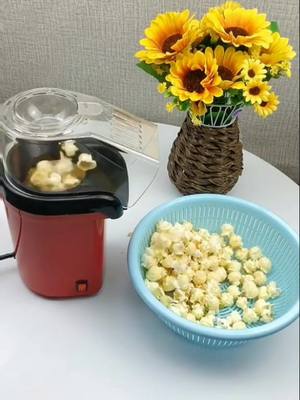 A post by @t.tmarylife on TikTok caption: Homemade popcorn that can be made in two minutes🍿🍿🍩#simple #foryou #like #good