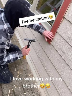 A post by @aaron.cline26 on TikTok caption: Everyday at work something funny happens😂 #fyp #work #construction #YouGotThis #foryoupage #hammer