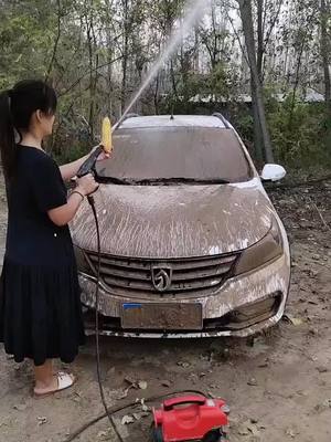 A post by @satisfygiant on TikTok caption: The car was really dirty 😅🚗 #foryou #satisfying #powerwashing