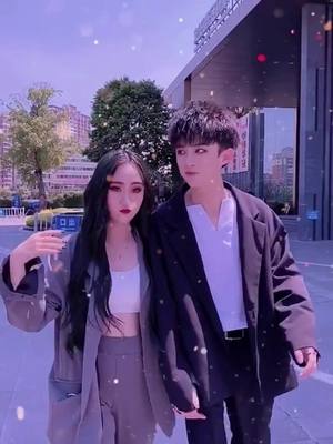 A post by @brianreaa on TikTok caption: 😘 @yolandaaalove #girl #boy #sweet #romantic #girlfriend #boyfriend #viral #fyp #foryou