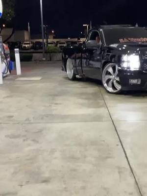 A post by @trucksworld1 on TikTok caption: @jerrytweek #silveradonation #truckinaround #trokiando #truckinalv #lowtrucks #droppedtruck #suelo #racing #loweredtrucks #takuache #viral #fyp #fypシ