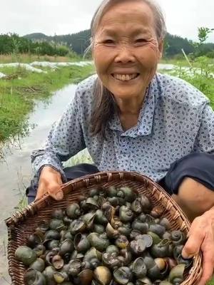 A post by @grandmaskitchen on TikTok caption: Grandma often looks for food from the river#WhenWeWereYounger #family #foodtiktok