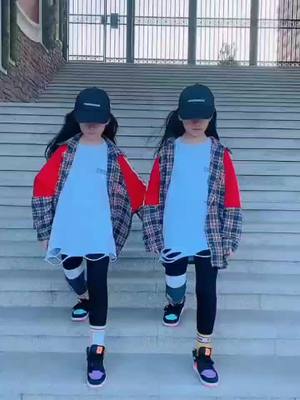 A post by @twin_twinlittleangels on TikTok caption: #CapCut #fouyou #twin #twins #dance