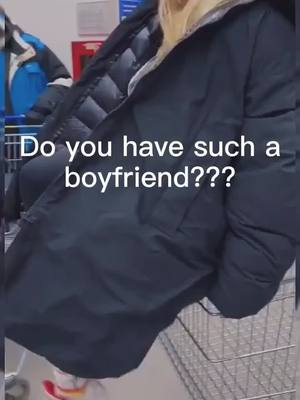 A post by @xiaoyang030 on TikTok caption: What would you do if you had such a boyfriend?