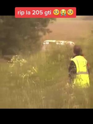 A post by @autorallyesport11 on TikTok caption: #accidents #pourtoi #pilotage #rallye