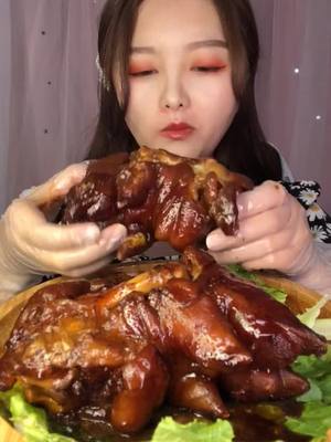 A post by @lydietiu on TikTok caption: Do you want some meat?#tiktok #hungry #omg #fyp #foryoupage #eat #yumy