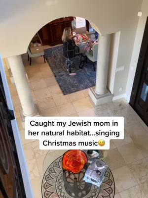 A post by @jplaf on TikTok caption: the end😂 #fyp #foryou #foryoupage #OutPizzaTheHut #LoveStory #christmas #MomsofTikTok #jewish #festivefashion #DejaTuHuella #funny #viral #lol