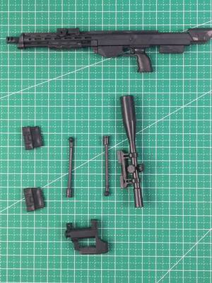 A post by @m762gun on TikTok caption: #assemble #smallgunmodel #minigunmodel #warzone who knows this gun name 😁